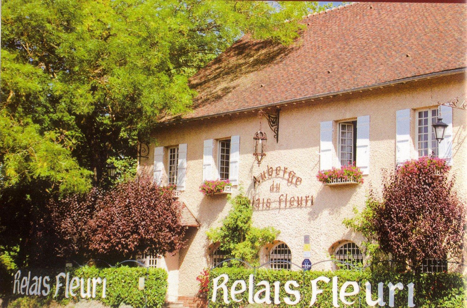 Logis Le Relais Fleuri Hotel Sauvigny-le-Bois Exterior foto