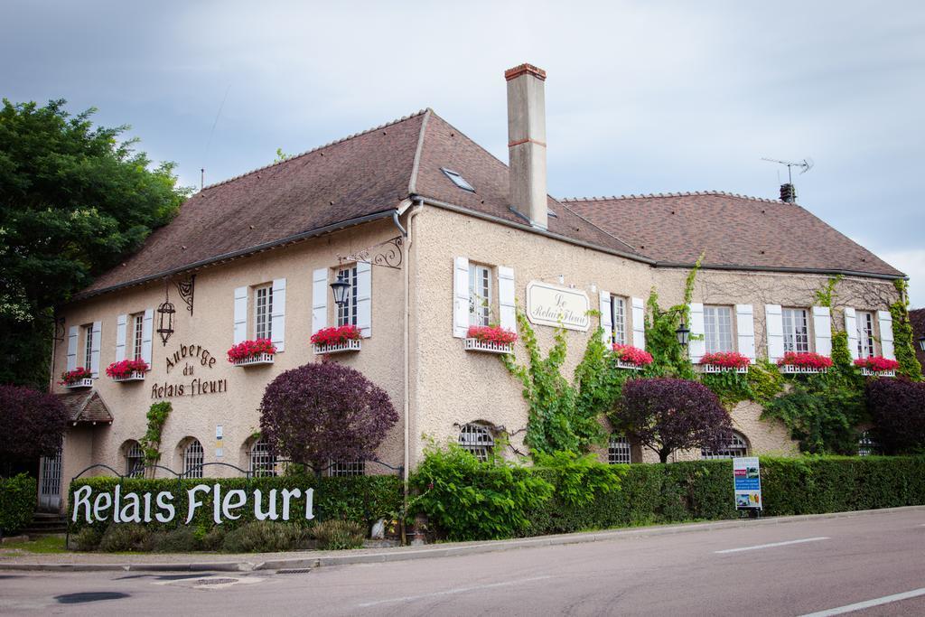 Logis Le Relais Fleuri Hotel Sauvigny-le-Bois Exterior foto